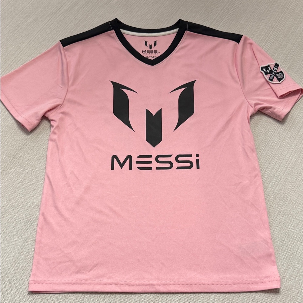 ⚽️Messi Collection Logo Jersey. Pink with black trim. XL